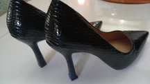 Par de sapatos de salto alto NOVOS