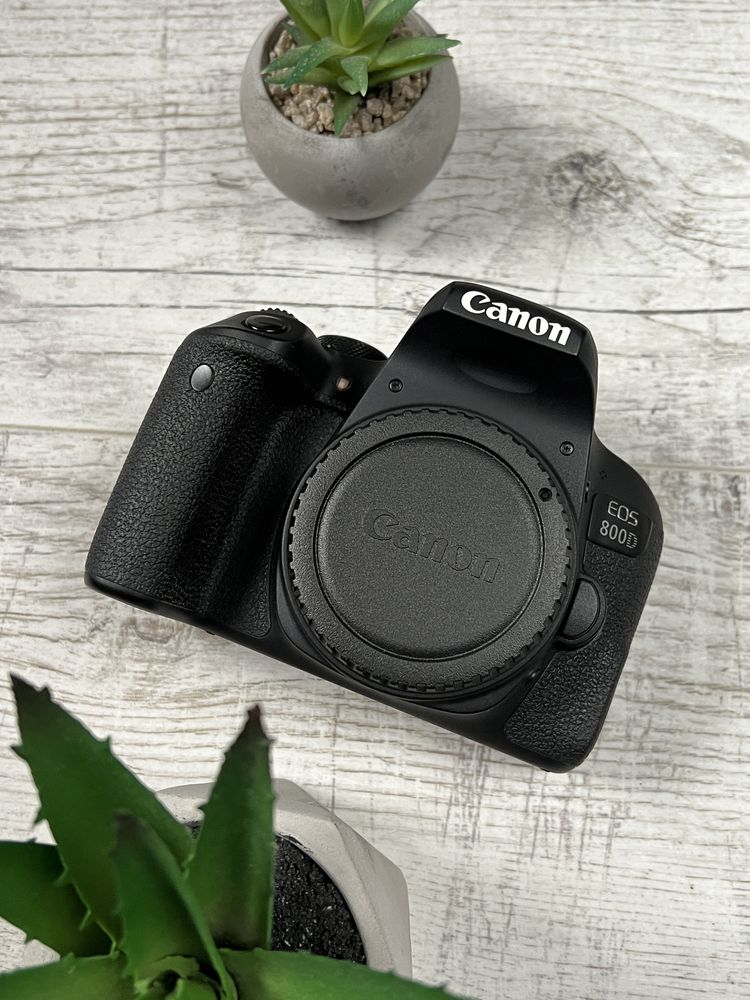 Canon 800D новий