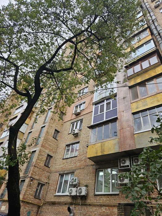Продаж  2-3 кімнатна квартира вул.Алмазова,14 82м метро Печерська