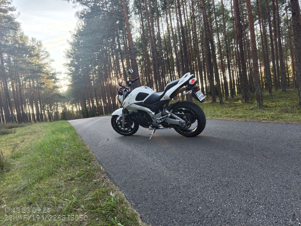 Suzuki  gsr  600