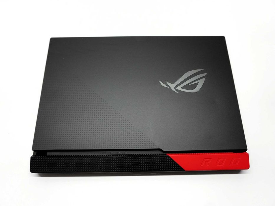 Asus ROG STRIX G513 Ryzen 7 4800H RTX3050Ti 15,6" FHD-144Hz 16GB 512GB