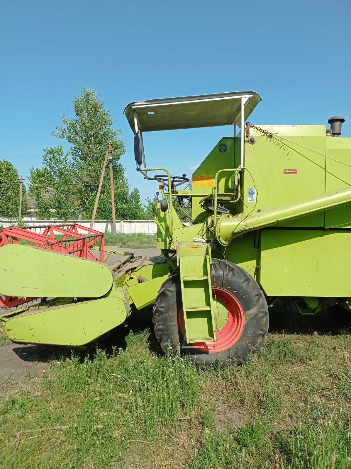 Комбайн Claas Compact 30