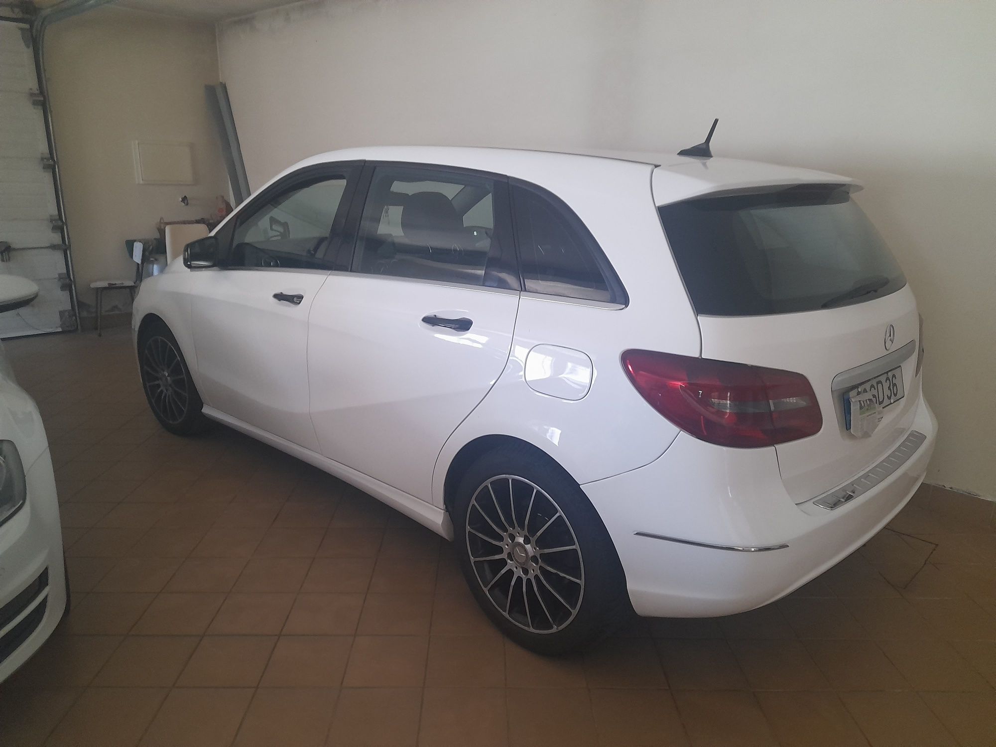 Vendo Mercedes 180B