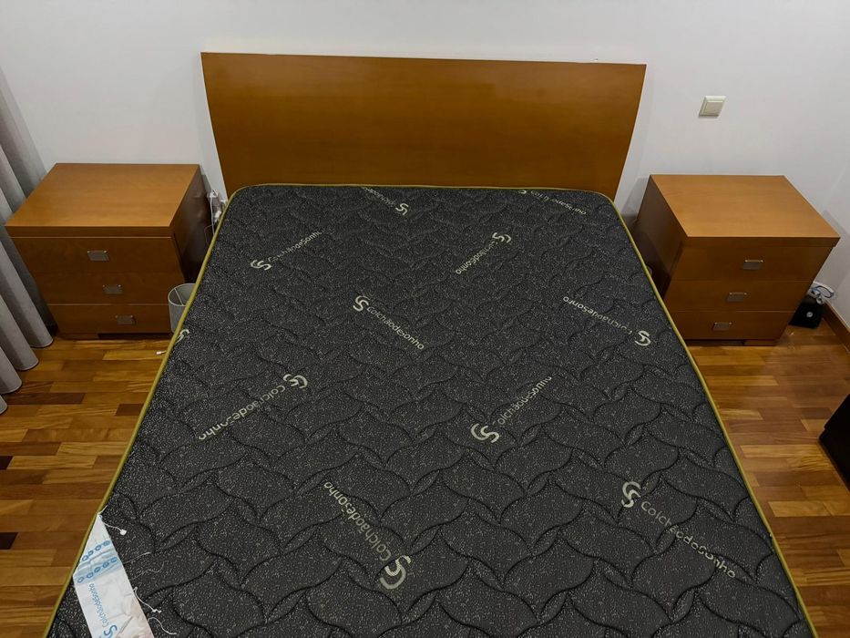 Mobília em madeira "faia" em excelente estado