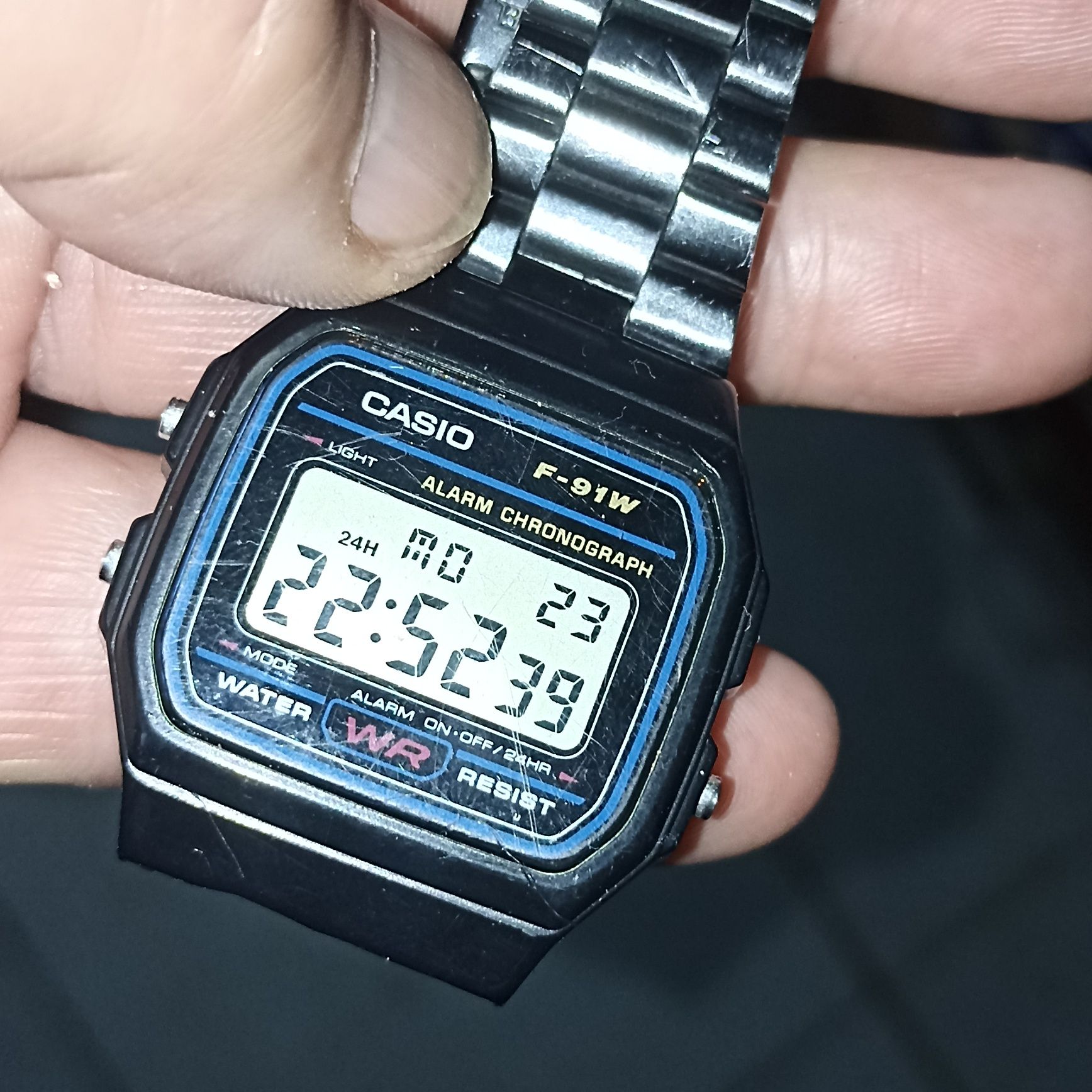 Relógio Casio muito bem funcional