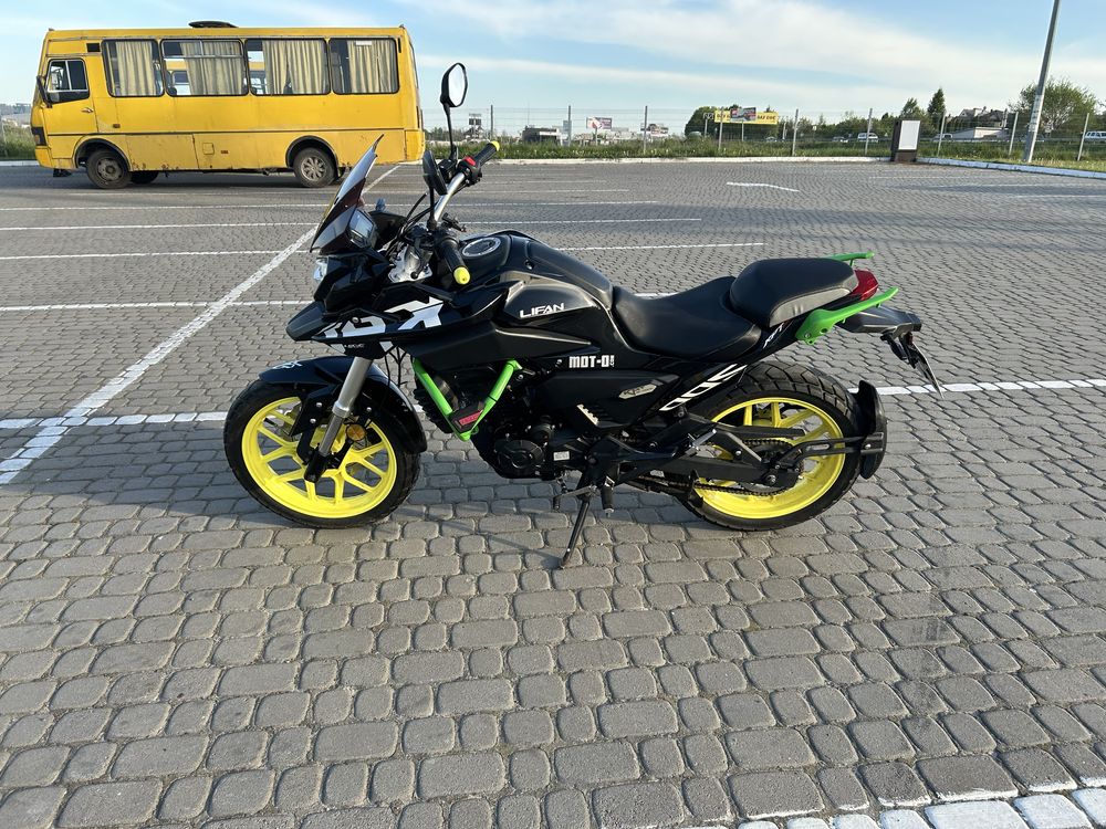Мотоцикл Lifan KPT 200