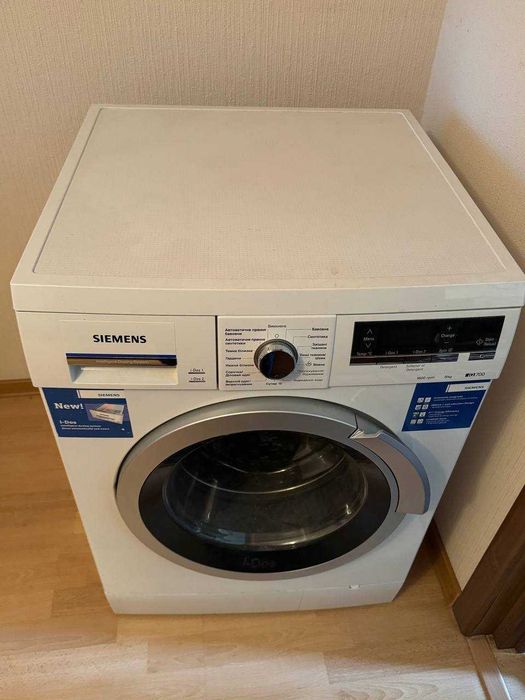 Пральна машина Siemens iQ700 8 kg, 1600 об/хв, i-Dos, повністю робоча