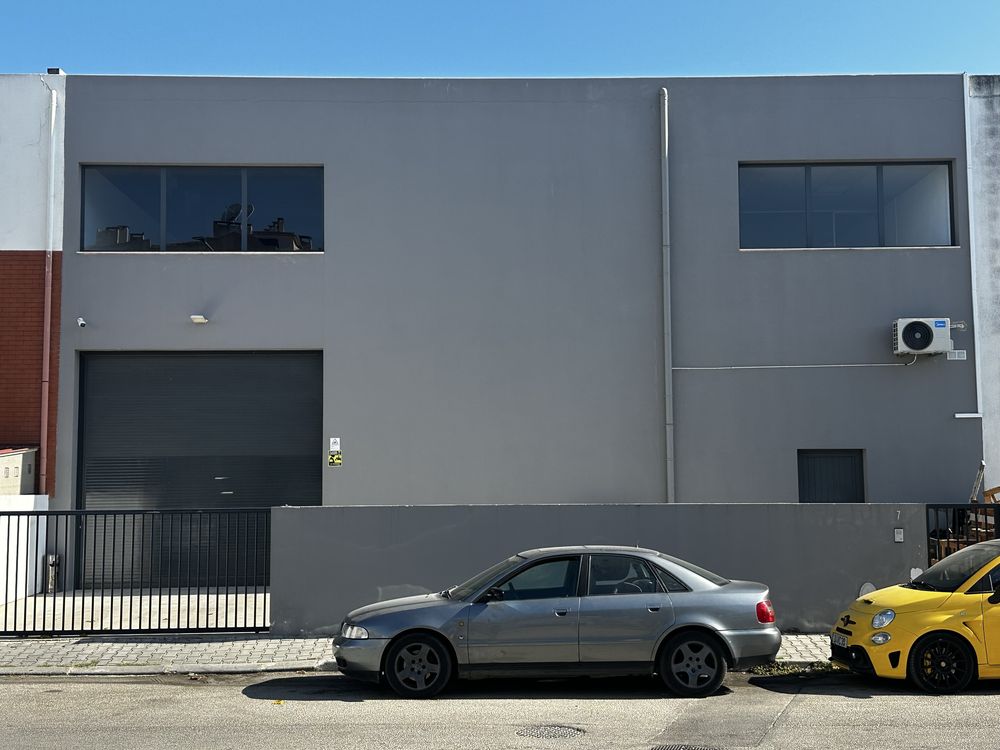 Armazém 500m2 com Escritório