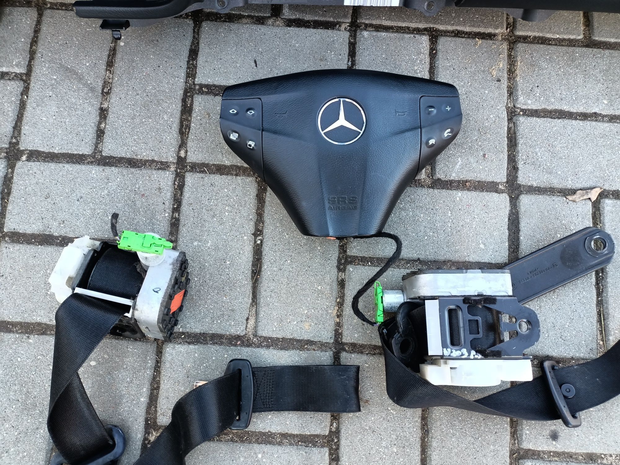 Deska rozdzielcza konsola AIRBAG napinacze pasów Mercedes W203 Coupe