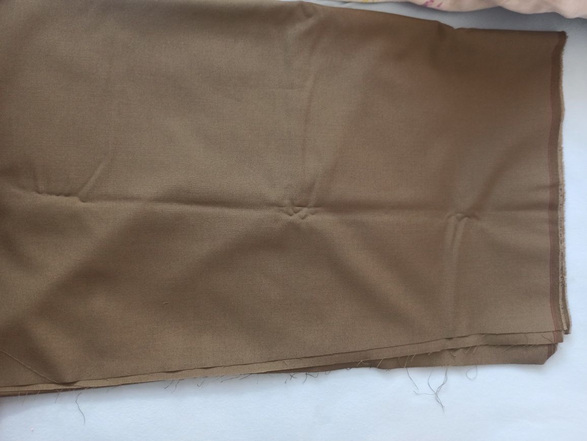 Materiał wojskowy tzw. tropik koloru khaki