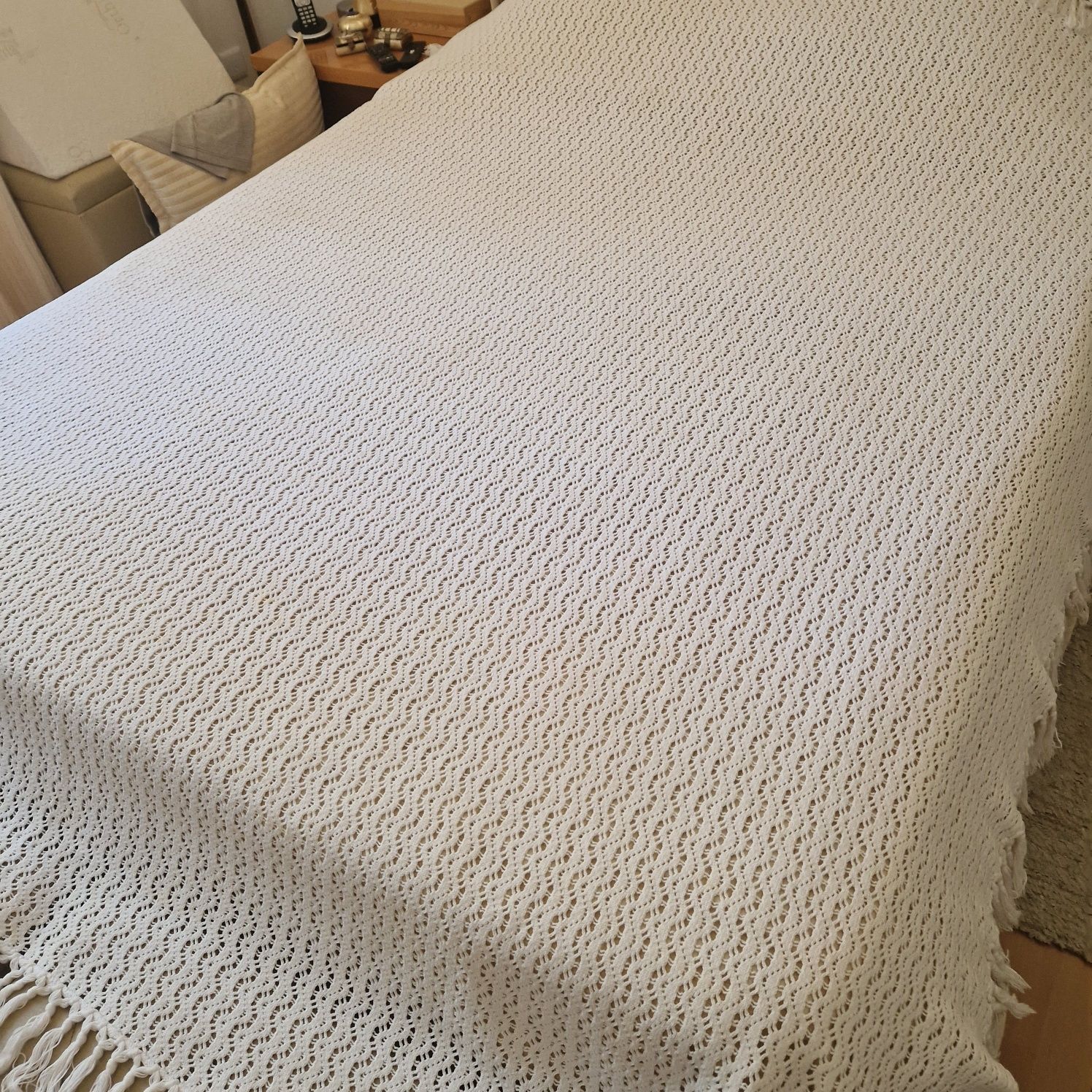 Colcha de renda feita à mão.