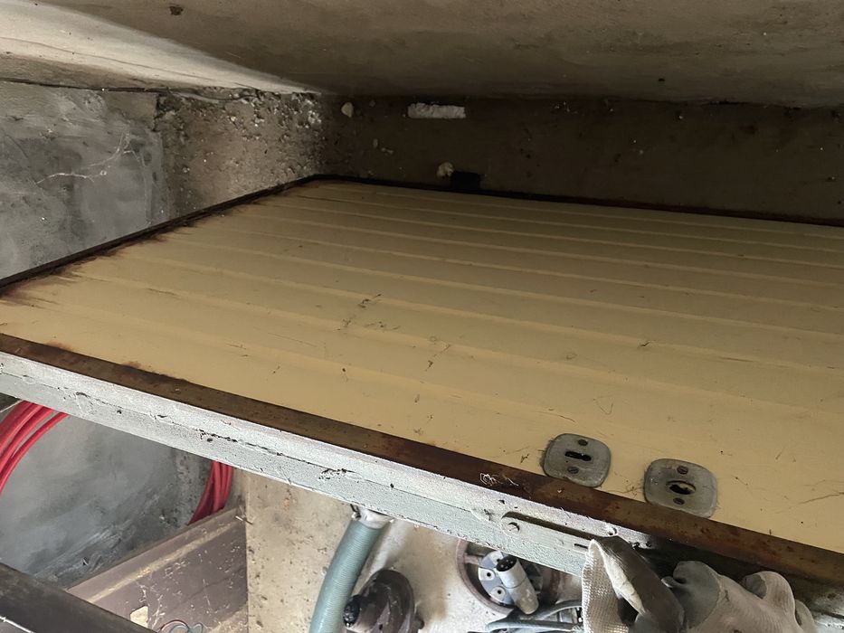 Drzwi garażowe z futryną metalowe 190x100