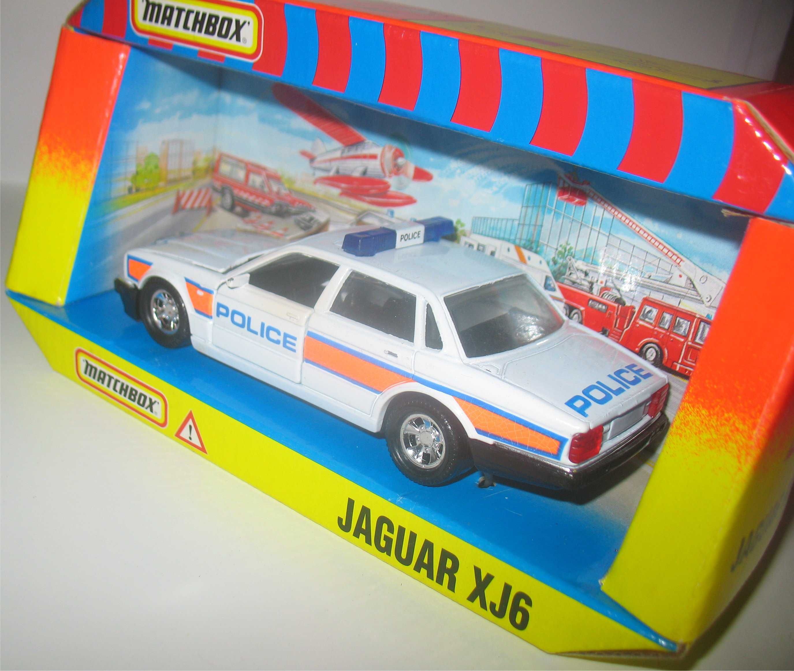 Matchbox - Jaguar XJ6 - Policia Inglesa (1994)