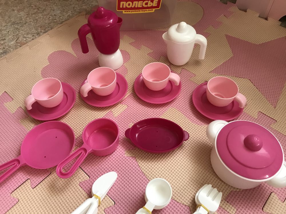 Кухонный набор. Набор детской посуды на 4 персоны. Кухня для девочки.