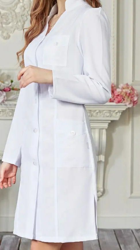 Продам медицинские халаты б/у