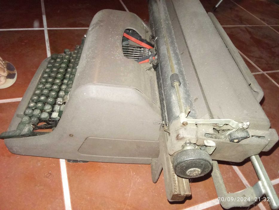 Máquina escrever antiga ROYAL