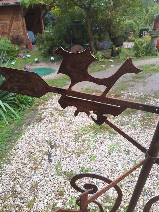 Wiatrowskaz metalowy duży