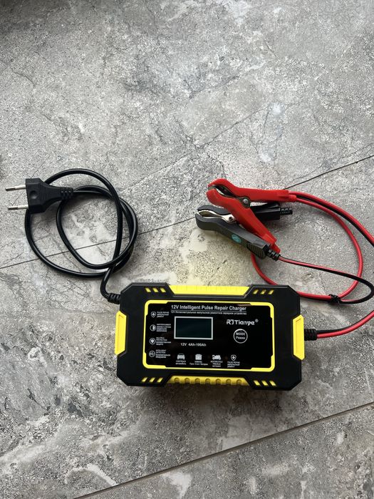 Зарядний пристрій для акумуляторів автомобілів 12 V 6А