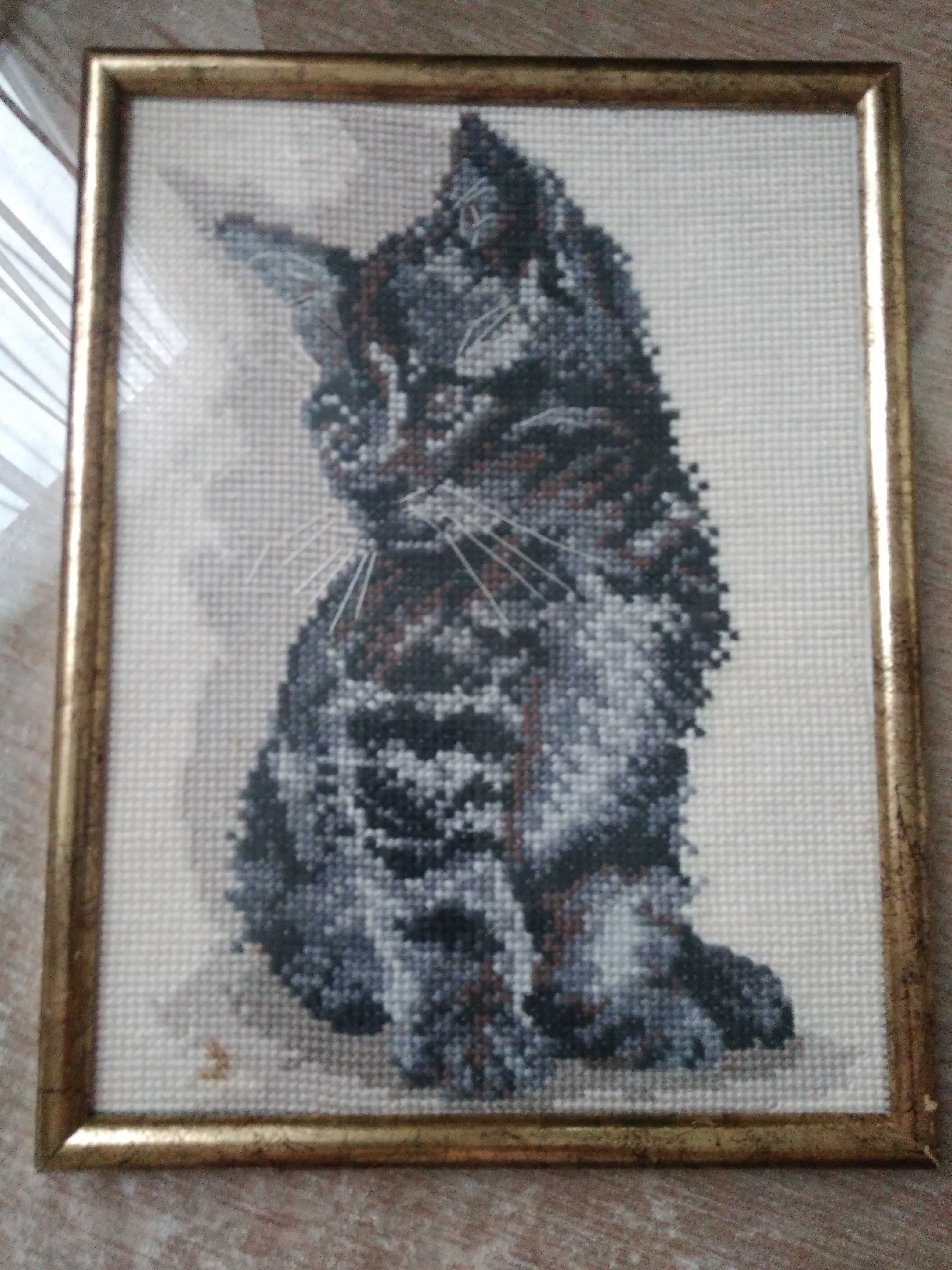 kotek obrazek ręcznie haftowany krzyżykowy 25x20 cm