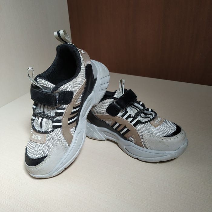 Кроссовки серые на мальчика