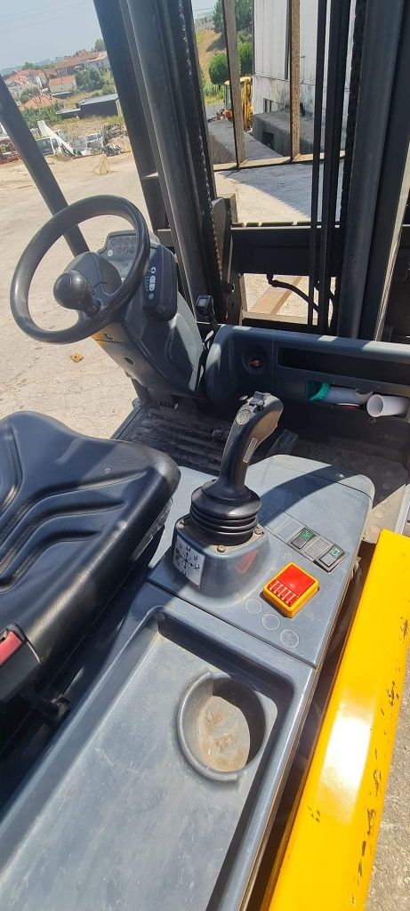 Empilhador Jungherich EFG320