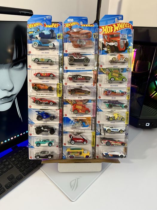 Розпродаж Hot Wheels - колекція фантазієк, органайзер, чохол, машинки.