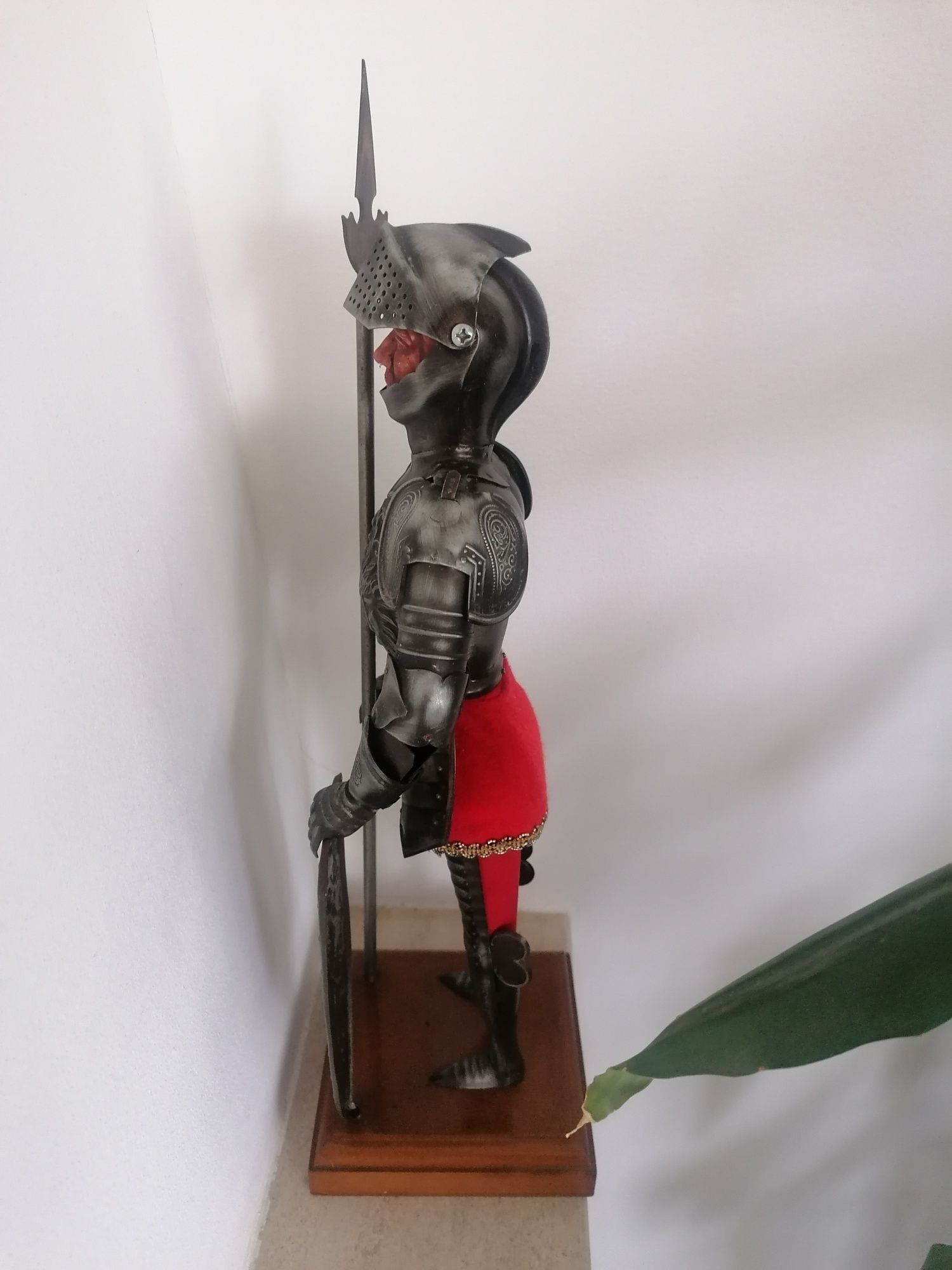 Guerreiro medieval espanhol com 0.42 cm  em metal, madeira e tecido...