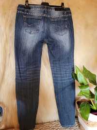 Spodnie , dżinsy,  jeansy fracomina m/L z cwiekami i przetarciami