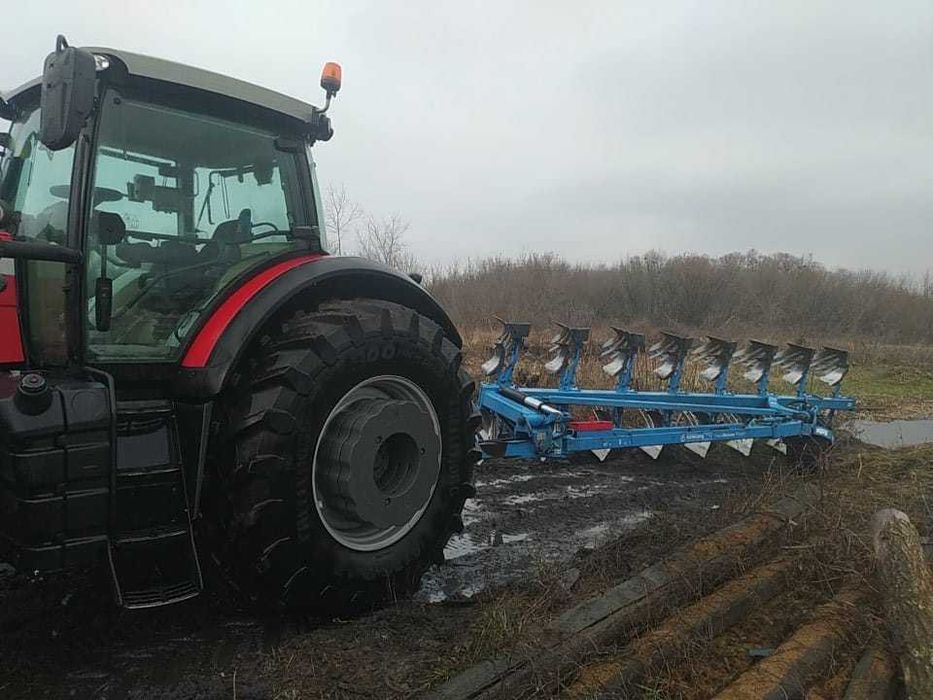 Трактор колісний Massey Ferguson