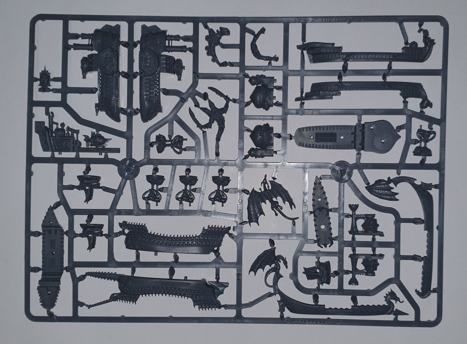 Dreadfleet gra planszowa - stan jak nowa