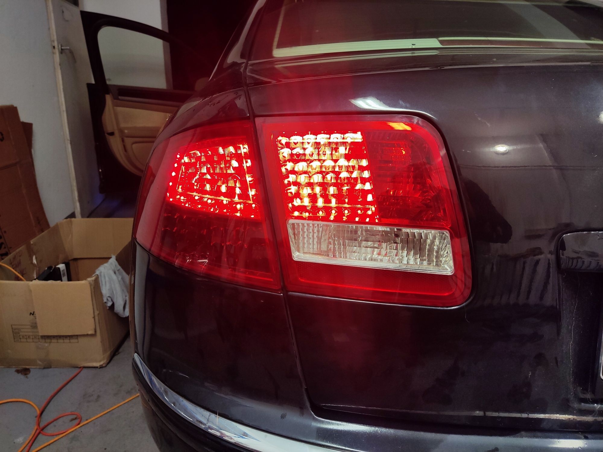 Klosz lampy/lampa klapa BIAŁY WSTECZNY audi A8 D3 L lub P