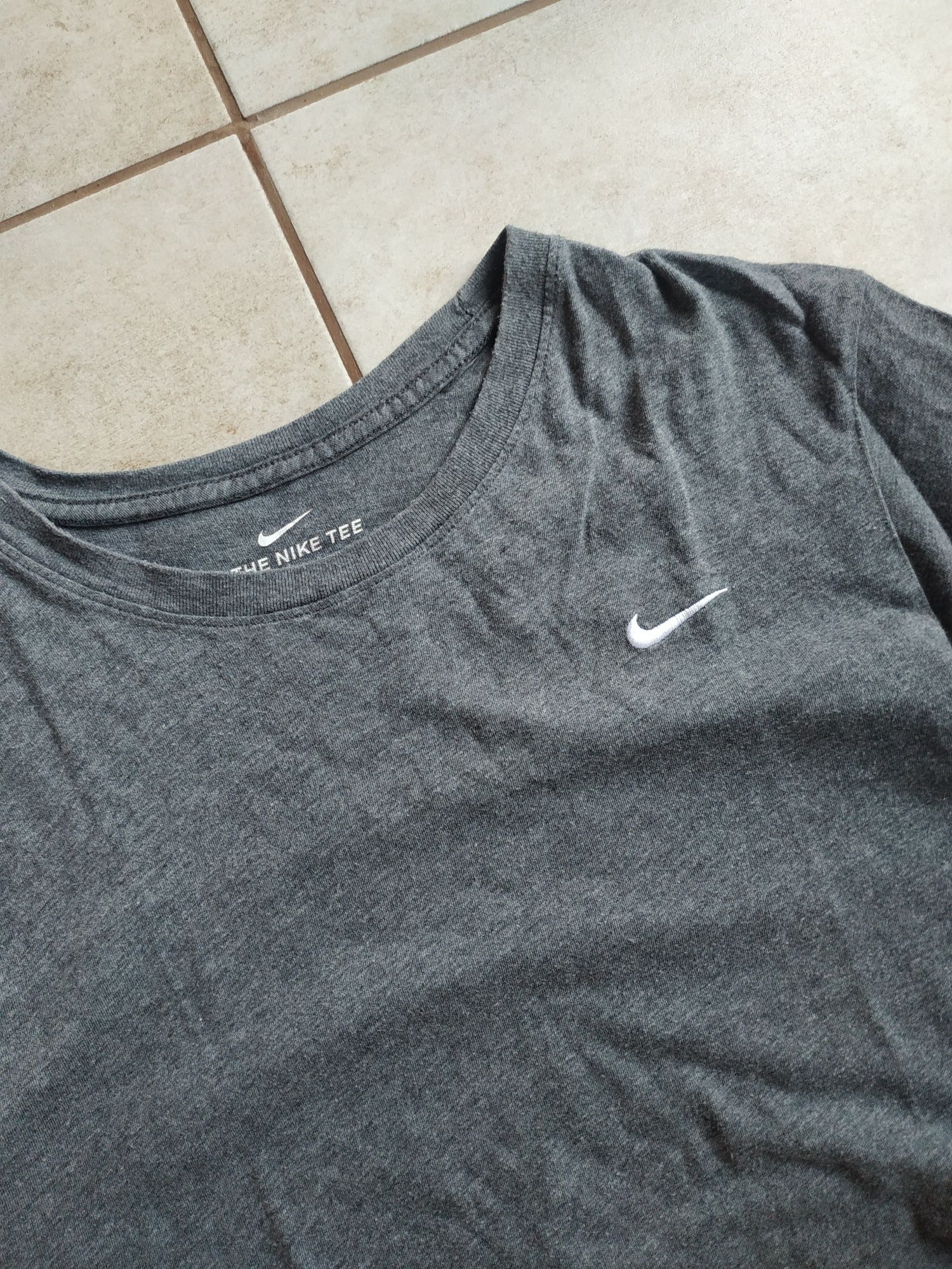 Футболка Nike nsw swoosh