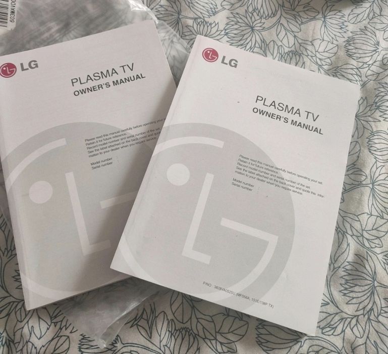 Televisão grande ecrã