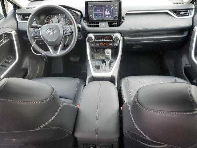 Toyota RAV4 Xle Premium 2022 Року