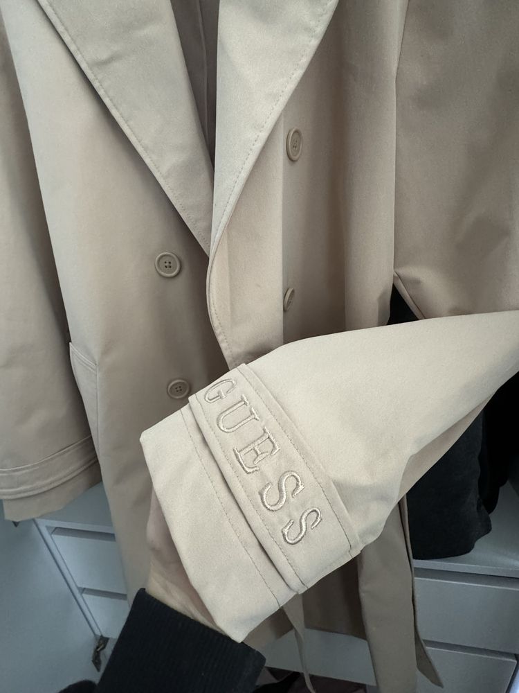 Срочний продаж!Тренч Guess