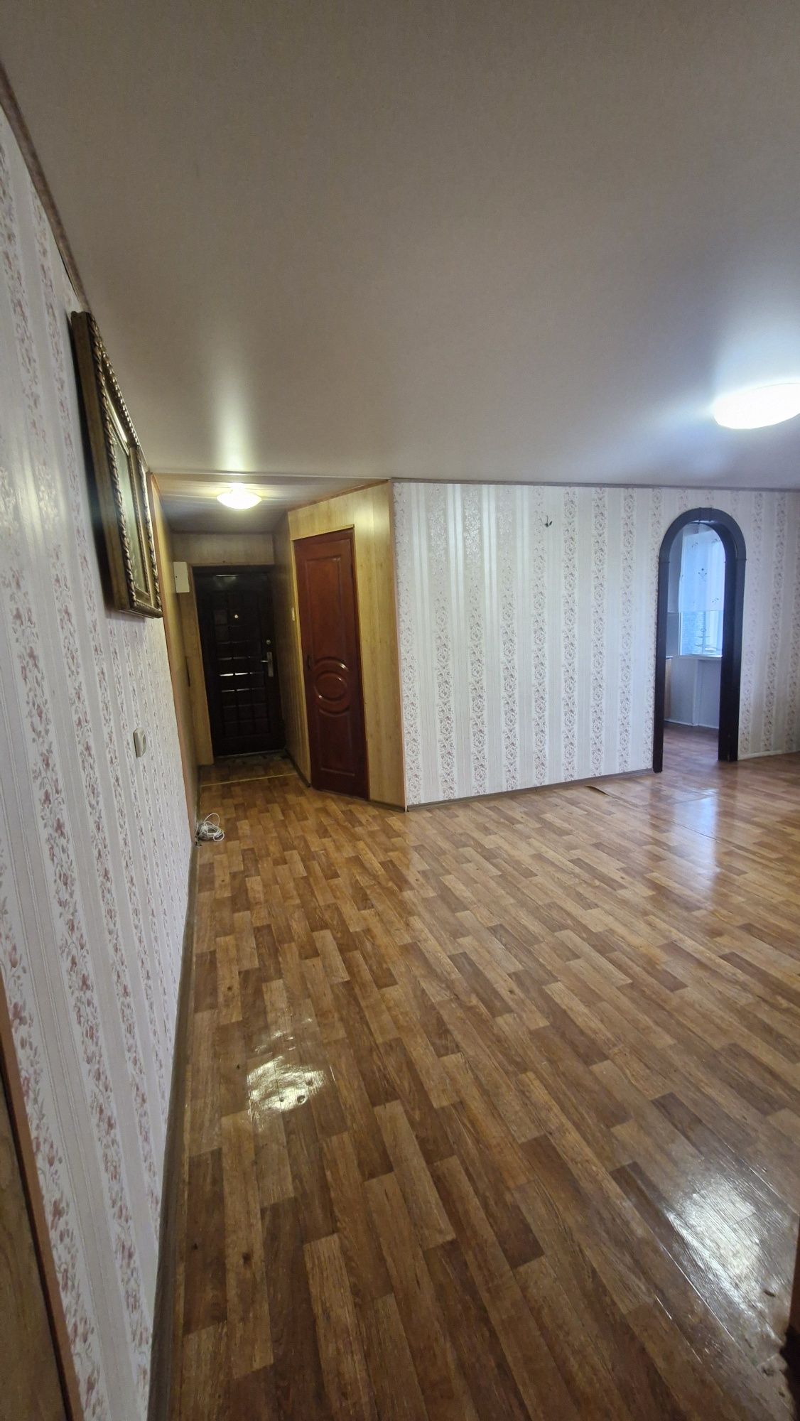Продам 3х комнатную квартиру Варваровка