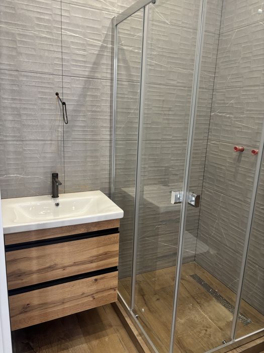 Сучасний квадродуплекс з ремонтом та централізованими комунікаціями