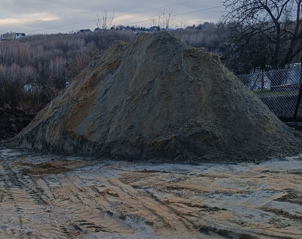 Kliniec gryz piasek zasypowy ziemia