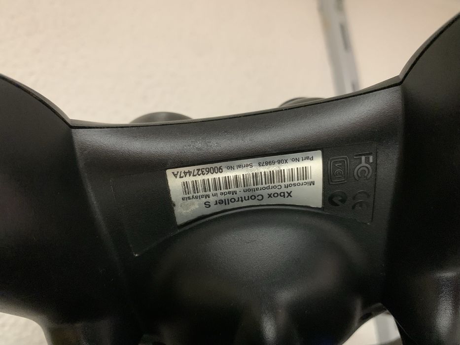 Xbox Original + 2 comandos + cabos originais