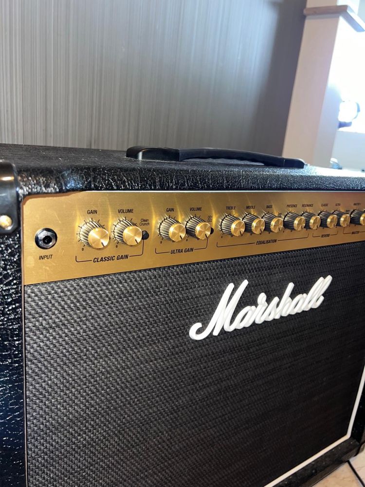 Amolificador a valvulas Marshall DSL 40 CR