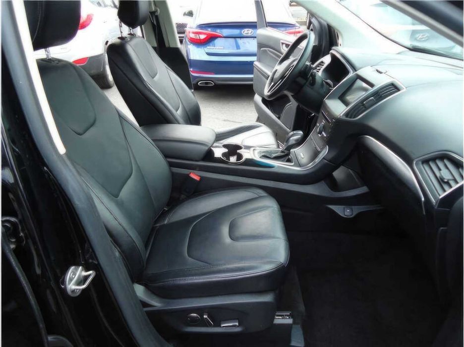 Ford Edge Titanium      2016