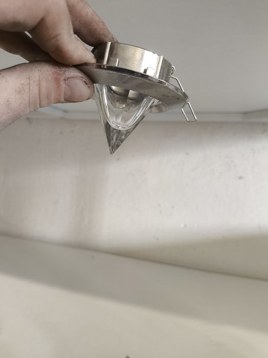 Oprawy halogenowe 4 i 6 sztuk