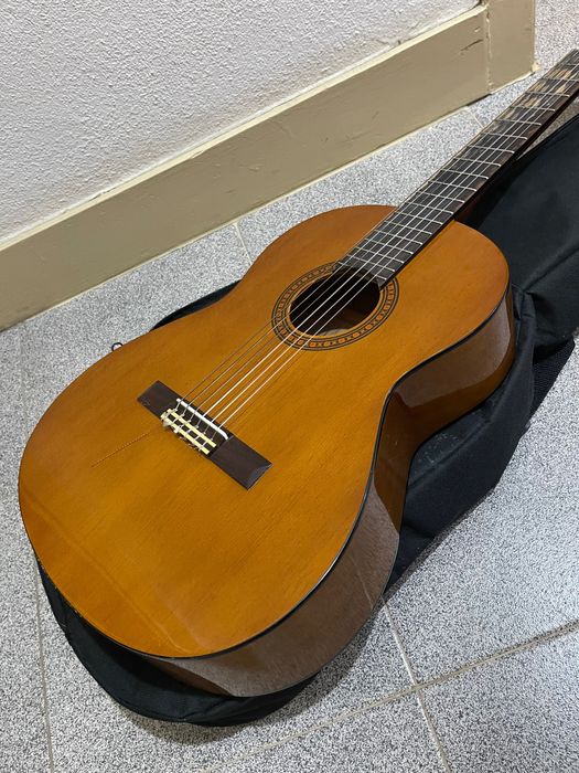 Guitarra/violão YAMAHA com capa