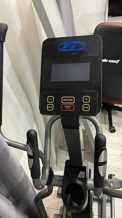 Орбітрек FitLogic E110