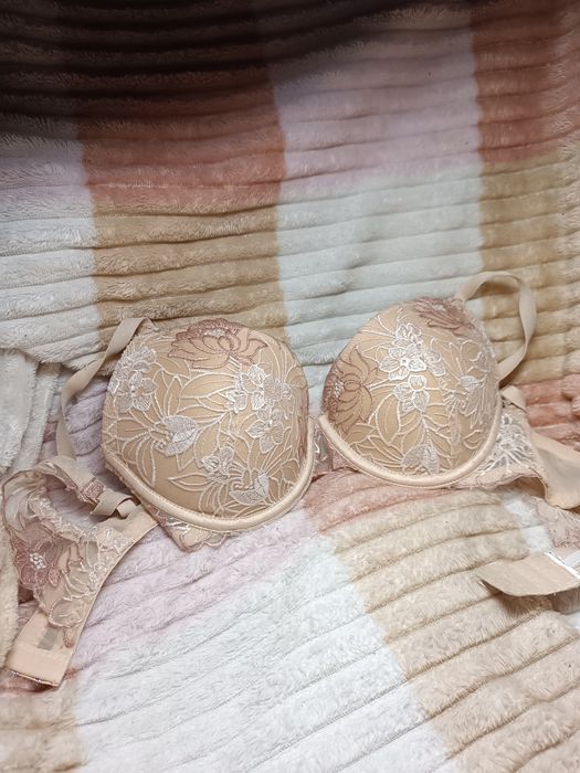 Бюстгальтер 75В , пуш-ап