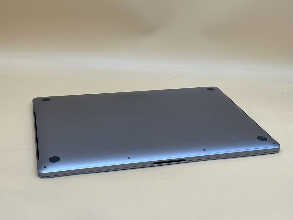 Macbook pro 2019 16 дюймів i7 512gb ssd a2141