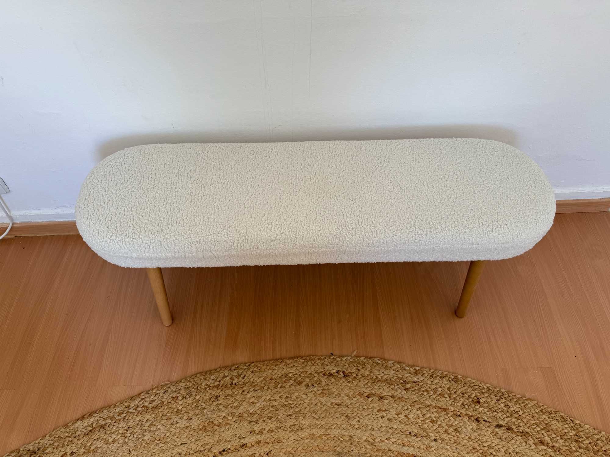 Banquinho Bouclé – Novo | Valor Original: €189
