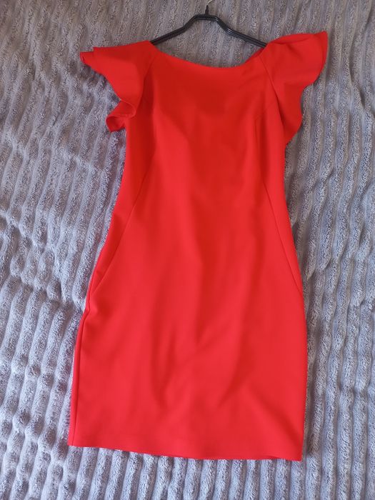 Червона сукня плаття