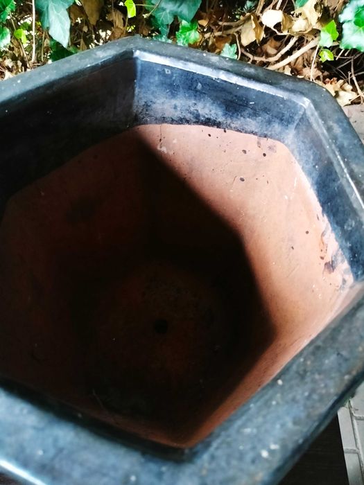 Donica z motywem lili