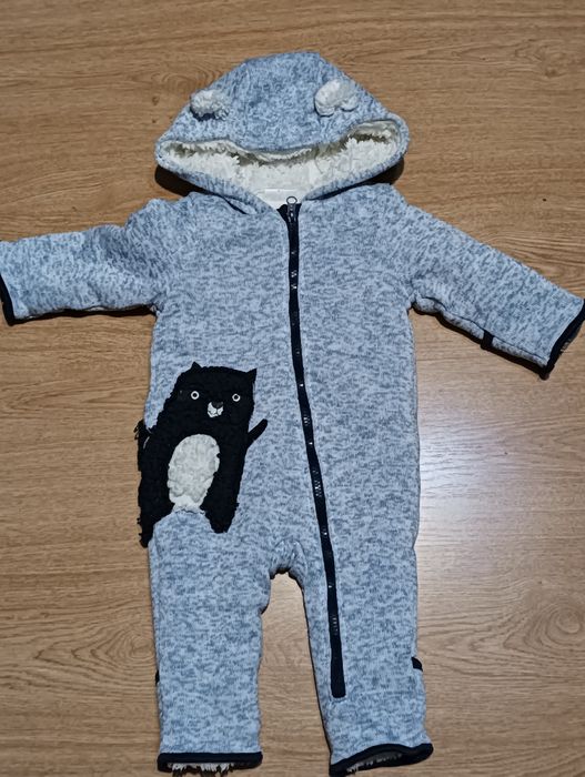 18. Kombinezon niemowlęcy rozmiar 74